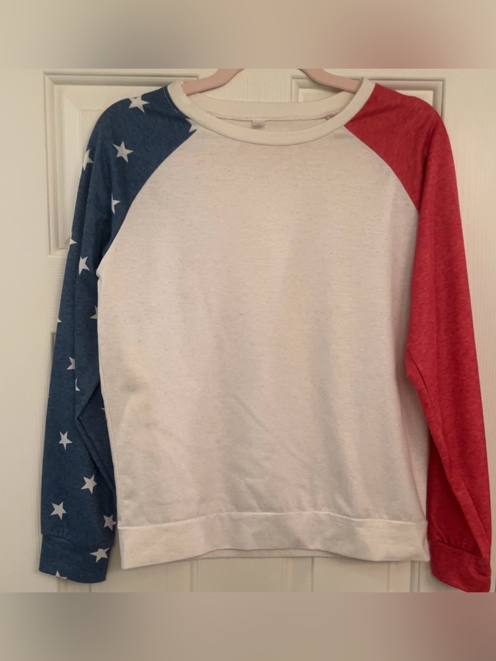 Patriotic Raglan Crewneck Tee Shirt Top White Red & Blue Stars Women’s